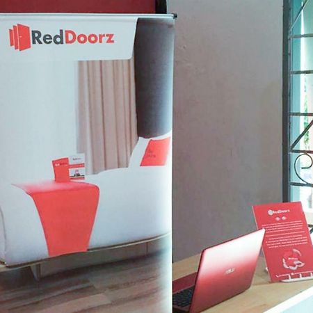 מלון סורונג Reddoorz @ Simpang Lima Jupiter מראה חיצוני תמונה