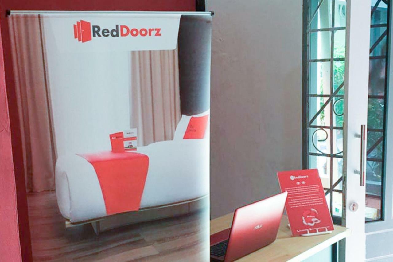 מלון סורונג Reddoorz @ Simpang Lima Jupiter מראה חיצוני תמונה
